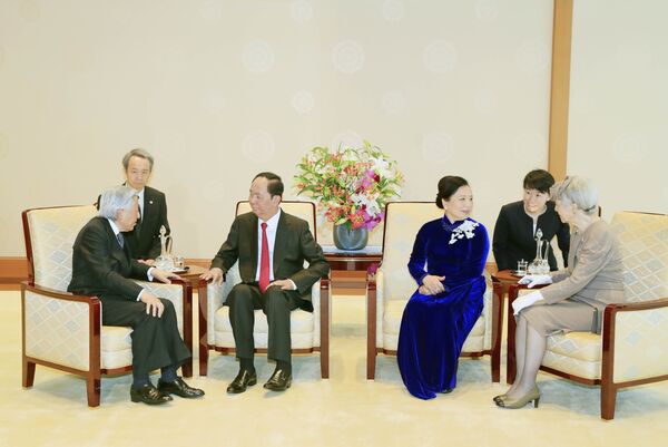 Chủ tịch nước Trần Đại Quang và Phu nhân hội kiến Nhà vua Akihito và Hoàng hậu. - Sputnik Việt Nam