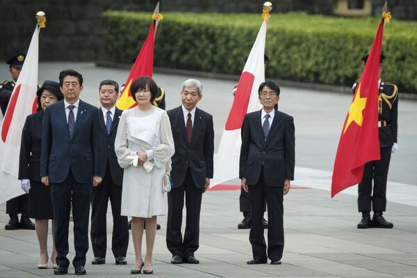 Thủ tướng Nhật Bản Shinzo Abe tiếp Chủ tịch Việt Nam Trần Đại Quang - Sputnik Việt Nam