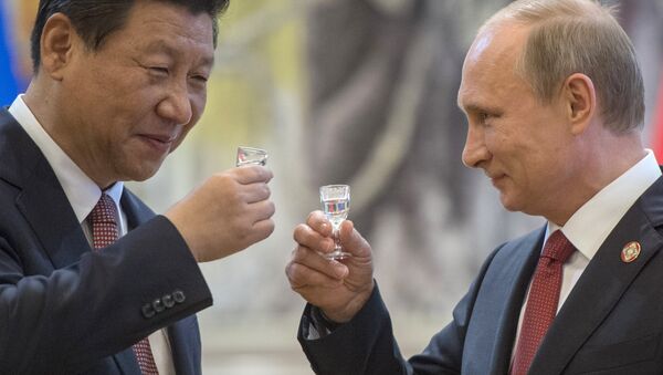 Hai ông Putin và Tập uống lý vodka - Sputnik Việt Nam