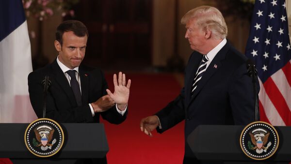 Emmanuel Macron và Donald Trump - Sputnik Việt Nam