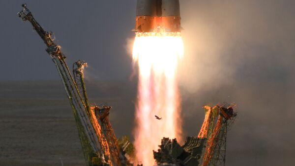 Phóng tên lửa đẩy Soyuz-FG với tàu vũ trụ có người lái Soyuz-MS 09 từ bệ phóng của sân bay vũ trụ Baikonur - Sputnik Việt Nam