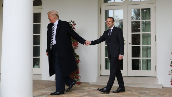 Президент США Дональд Трамп и президент Франции Эммануэль Макрон в Белом доме - Sputnik Việt Nam