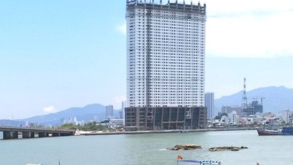 Dự án khách sạn, căn hộ Mường Thanh Khánh Hòa đã xây 43 tầng gần ngay đầu cầu Trần Phú, TP Nha Trang - Sputnik Việt Nam