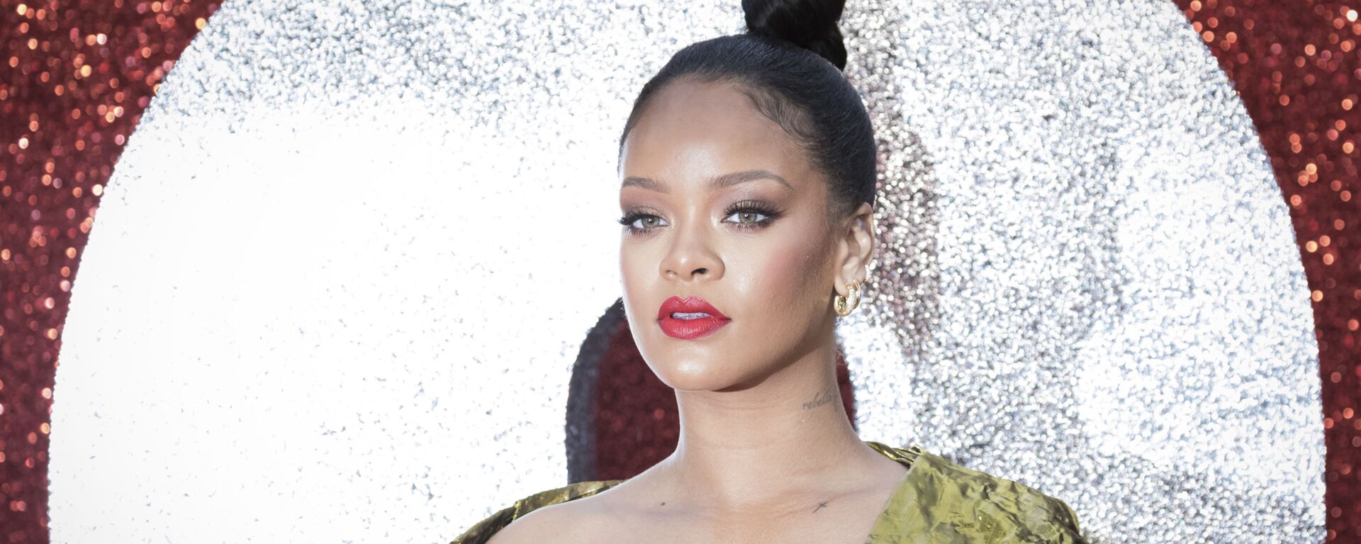 Ca sĩ Rihanna xuất hiện tại buổi ra mắt Ocean's 8 ở London - Sputnik Việt Nam, 1920, 30.11.2021