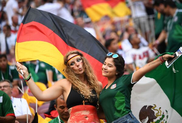 Ngững người hâm mộ trước trận đấu World Cup 2018 giữa Đức và Mexico - Sputnik Việt Nam