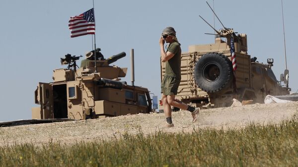 Binh sĩ Mỹ tại trận địa ở thành phố Manbij miền bắc Syria - Sputnik Việt Nam