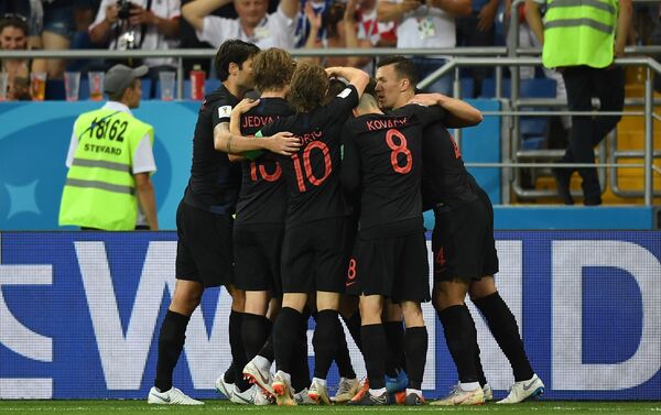 Trận đấu vòng bảng World Cup giữa đội tuyển Iceland và Croatia - Sputnik Việt Nam