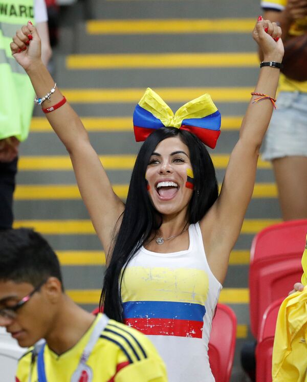 Fan nữ của đội tuyển quốc gia Colombia sau trận đấu vòng bảng World Cup FIFA giữa các đội tuyển quốc gia Ba Lan và Colombia - Sputnik Việt Nam