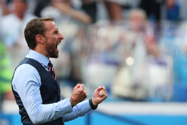 Huấn luyện viên trưởng đội tuyển Anh Gareth Southgate vui mừng trước chiến thắng trong trận đấu vòng bảng World Cup giữa Anh và Panama - Sputnik Việt Nam