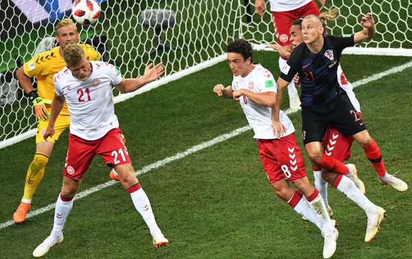 Trận đấu World Cup giữa đội tuyển Croatia và Đan Mạch - Sputnik Việt Nam