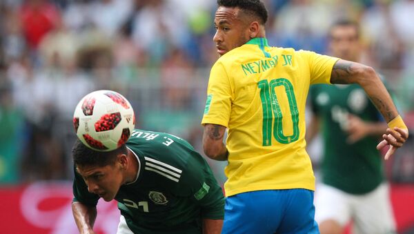 Trận đấu World Cup giữa đội tuyển Brazil và Mexico - Sputnik Việt Nam