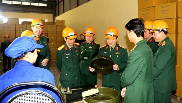Sản phẩm do Nhà máy sản xuất cho Cục Quân nhu. - Sputnik Việt Nam