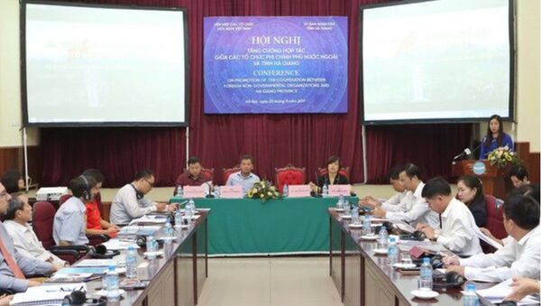 Hội nghị tăng cường hợp tác giữa các tổ chức phi Chính phủ nước ngoài và tỉnh Hà Giang tháng 9/2017 - Sputnik Việt Nam