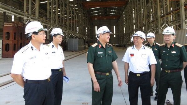 Thượng tướng Bế Xuân Trường thăm, kiểm tra nhà xưởng sửa chữa tàu mặt nước của Nhà máy - Sputnik Việt Nam