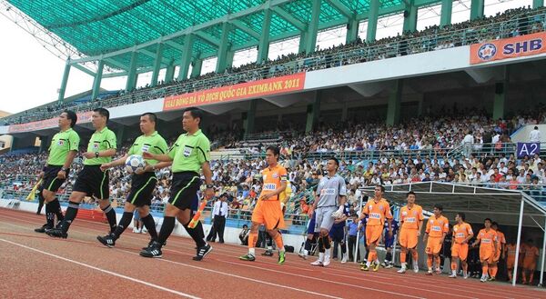 Chính quyền Đà Nẵng đã bán sân Chi Lăng cho Tập đoàn Thiên Thanh nên các cầu thủ của Đà Nẵng thiếu nơi tập luyện Chính quyền Đà Nẵng đã bán sân Chi Lăng cho Tập đoàn Thiên Thanh nên các cầu thủ của Đà Nẵng thiếu nơi tập luyện - Sputnik Việt Nam