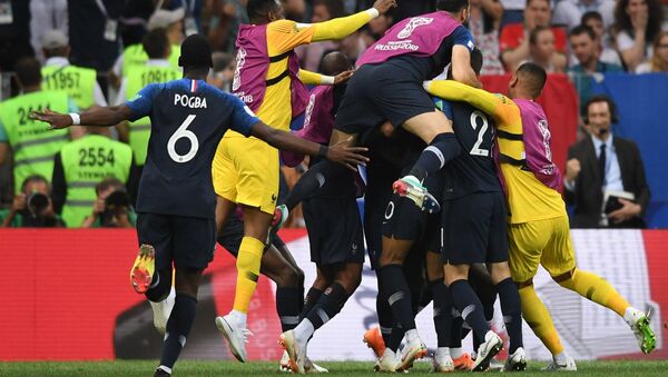 Trận đấu chung kết của FIFA World Cup giữa đội tuyển Pháp và đội tuyển Croatia - Sputnik Việt Nam