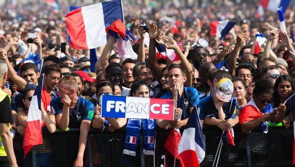 Paris vinh danh chiến thắng của Pháp tại World Cup 2018 - Sputnik Việt Nam