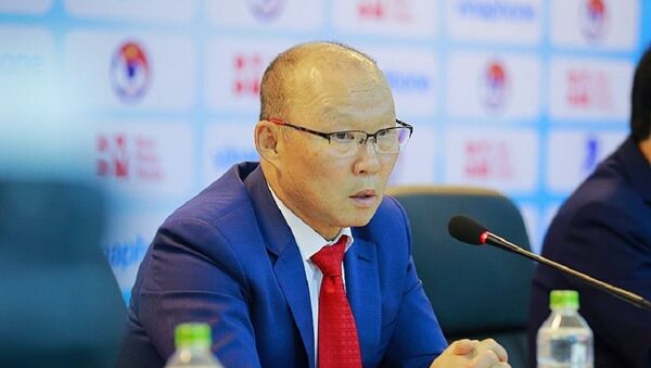 Ông Park Hang-seo, Huấn luyện viên trưởng đội tuyển U23 Việt Nam phát biểu tại buổi lễ. - Sputnik Việt Nam