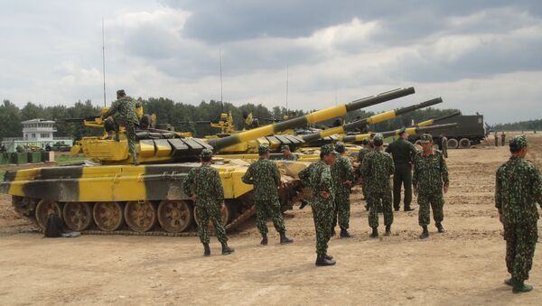 Đội của quân đội Việt Nam chuẩn bị cho  cuộc thi quốc tế Tank Biathlon-2018 - Sputnik Việt Nam