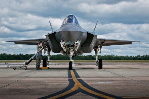Ý kiến chuyên gia quân sự: Việc tạm dừng thử nghiệm F-35 có ý nghĩa gì? Ý kiến chuyên gia quân sự: Việc tạm dừng thử nghiệm F-35 có ý nghĩa gì? - Sputnik Việt Nam