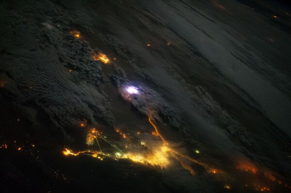 Tia chớp chụp được từ ISS - Sputnik Việt Nam