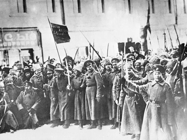 Trên đại lộ Liteiny ở Petrograd, tháng 2 năm 1917 - Sputnik Việt Nam