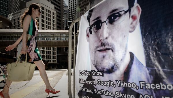 Cựu nhân viên an ninh Mỹ Edward Snowden - Sputnik Việt Nam