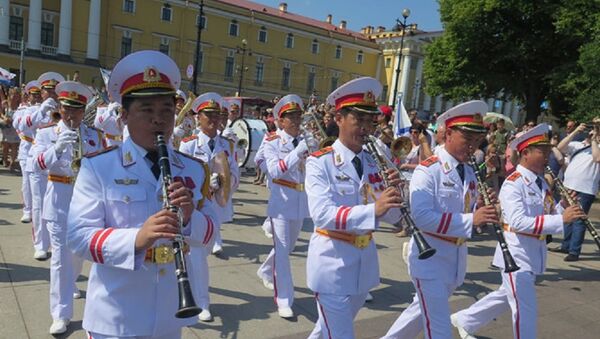 Đoàn Quân nhạc Hải quân Việt Nam tham gia biểu diễn tại Lễ duyệt binh Hải quân Liên bang Nga - Sputnik Việt Nam