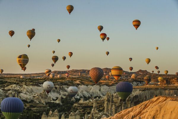 Chuyến bay bằng khinh khí cầu trên bầu trời Cappadocia, Thổ Nhĩ Kỳ - Sputnik Việt Nam
