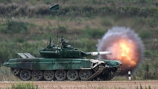 Xe tăng của quân đội Iran trong vòng bán kết đầu tiên của cuộc thi quốc tế Tank biathlon-2018 - Sputnik Việt Nam