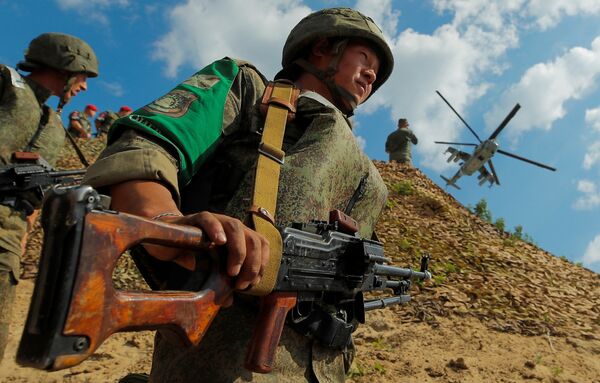 Quân nhân Nga trong cuộc thi “Vùng nước rộng mở” tại ArMY-2018 - Sputnik Việt Nam