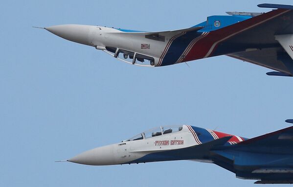 Máy bay Su-30 tại cuộc thi Aviadarts trong khuôn khổ ArMY-2018 - Sputnik Việt Nam