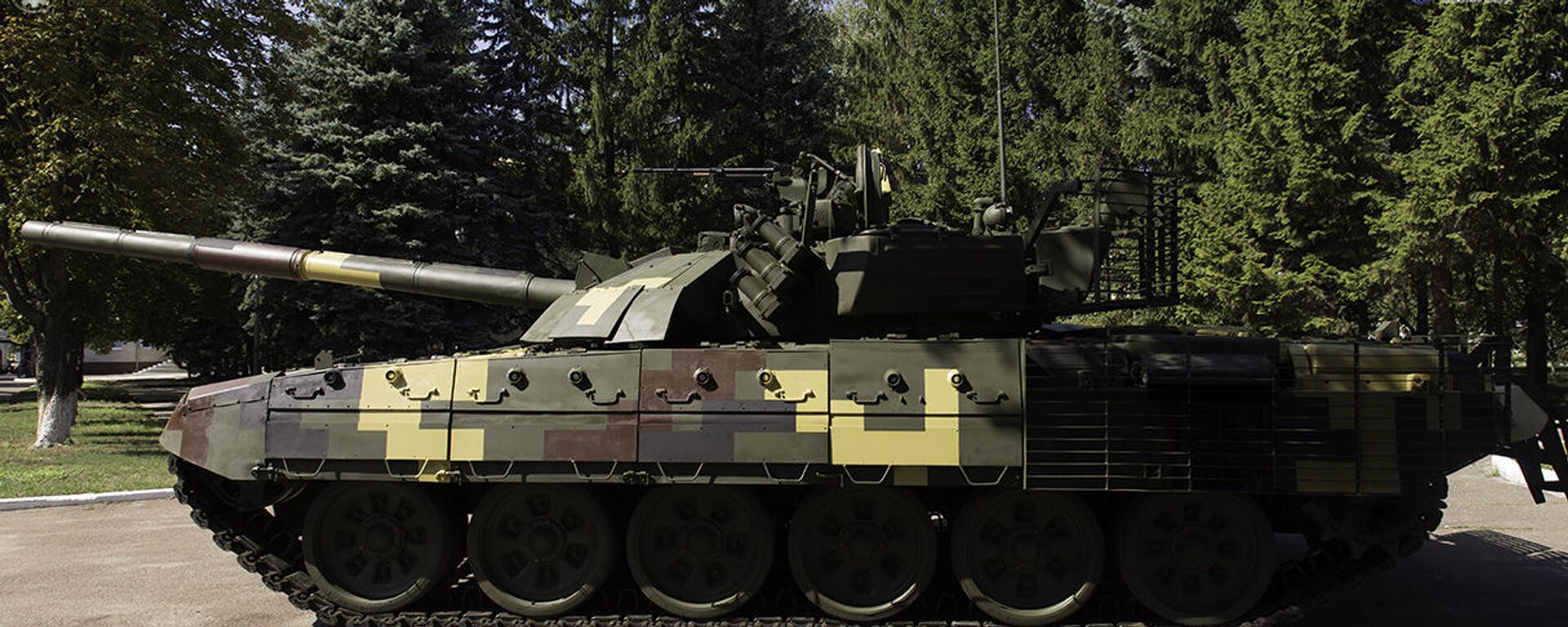 Xe tăng chiến đấu chủ lực T-72AMT của Ukraina - Sputnik Việt Nam, 1920, 25.07.2023
