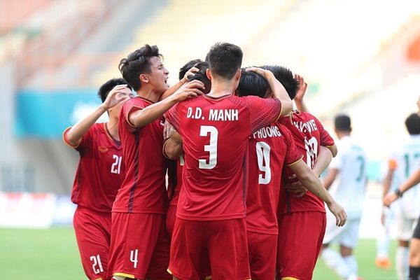 Các cầu thủ U23 Việt Nam ăn mừng sau khi Quang Hải khi ghi bàn thắng mở tỷ số. - Sputnik Việt Nam