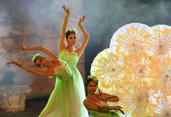Các vũ nữ Trung Quốc tại Liên hoan quốc tế Carthage ở Tunisia - Sputnik Việt Nam