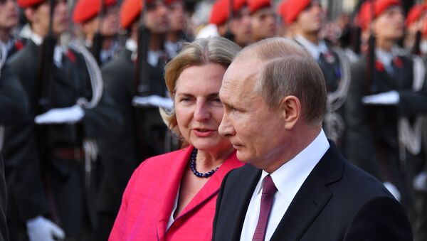 Vladimir Putin và Karin Kneissl - Sputnik Việt Nam