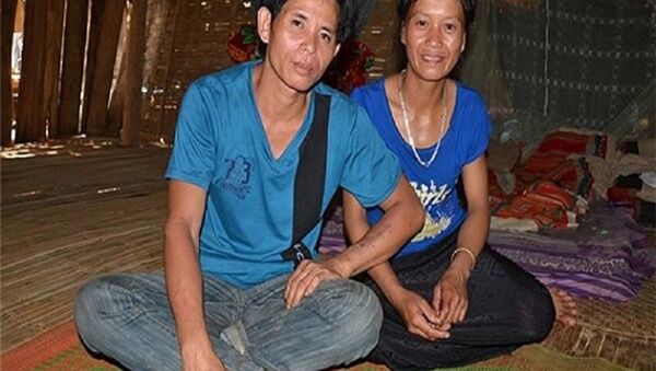 Hiện anh Bó đang sống chung với người vợ thứ 37 không qua cưới xin, không đăng ký kết hôn. - Sputnik Việt Nam