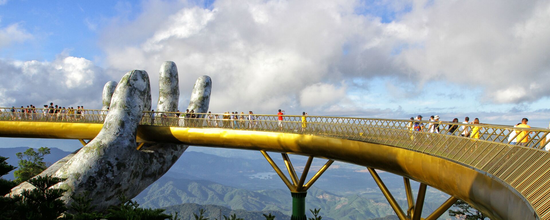 Cầu Vàng 150m tại Ba Na Hills, Việt Nam - Sputnik Việt Nam, 1920, 26.08.2018