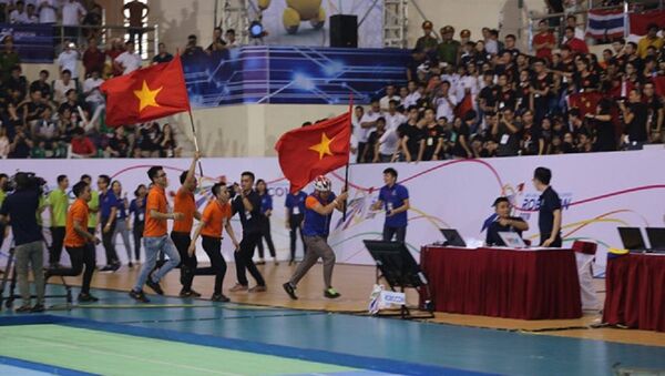 Đội tuyển robot Việt Nam mừng chiến thắng - Sputnik Việt Nam