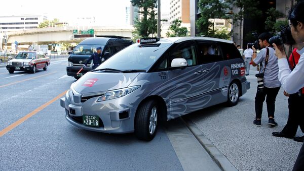 Taxi không người lái để chở khách RoboCar MiniVan của ZMP Inc - Sputnik Việt Nam
