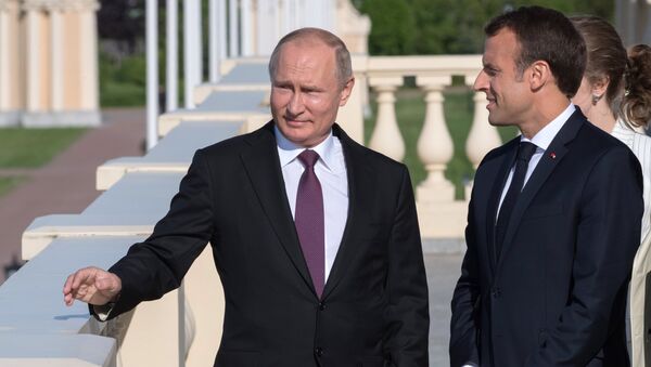 Vladimir Putin và Emmanuel Macron - Sputnik Việt Nam