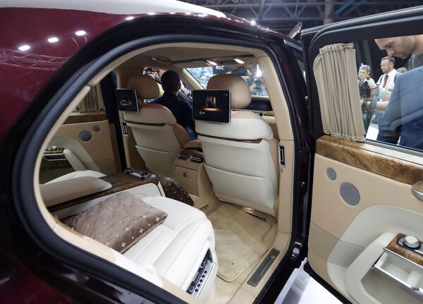 Nội thất của xe Aurus Senat tại Triển lãm ô tô quốc tế Matxcơva 2018 - Sputnik Việt Nam