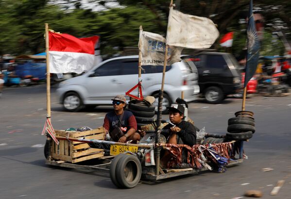 Những người tham gia lễ hội xe máy ở Kediri, Indonesia - Sputnik Việt Nam