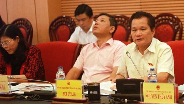 Các đại biểu nêu quan điểm về dự luật phòng chống tác hại rượu bia - Sputnik Việt Nam