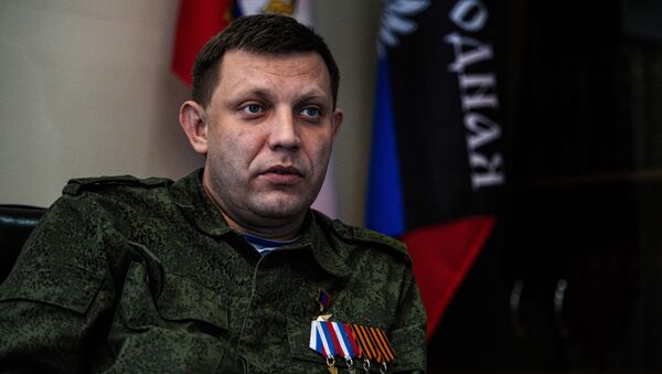 Alexander Zakharchenko, head of the self-proclaimed Donetsk People's Republic (DNR), speaks during an interview at his office in the eastern Ukrainian city of Donetsk on April 8, 2015 - Sputnik Việt Nam