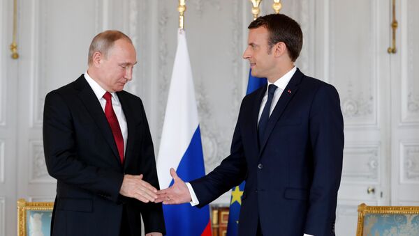 Vladimir Putin và Emmanuel Macron  - Sputnik Việt Nam