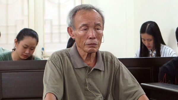 Bị cáo 72 tuổi nghe tòa tuyên án. - Sputnik Việt Nam