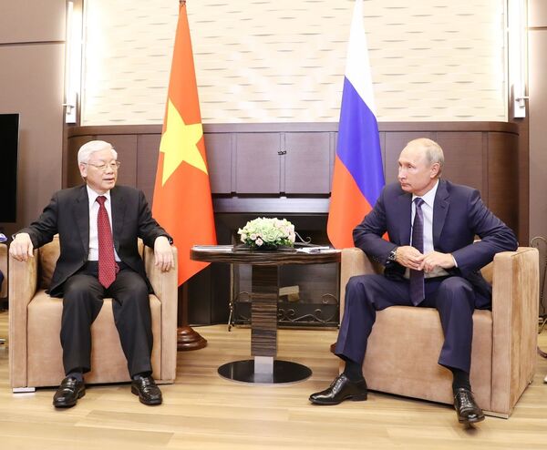 Tổng thống Nga Vladimir Putin và Tổng bí thư Nguyễn Phú Trọng Tổng thống Nga Vladimir Putin và Tổng bí thư Nguyễn Phú Trọng - Sputnik Việt Nam