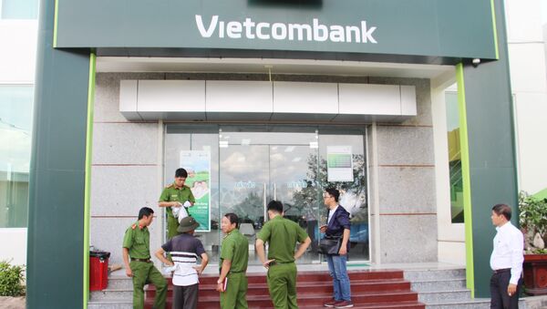 Tòa nhà là phòng giao dịch Ninh Hòa thuộc Ngân hàng Thương mại cổ phần Ngoại thương Việt Nam (Vietcombank) chi nhánh Khánh Hòa. - Sputnik Việt Nam