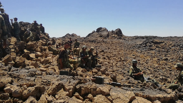 Quân đội Syria tấn công quyết liệt ở trận địa vùng núi lửa Al-Safa - Sputnik Việt Nam